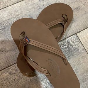 Women’s BRAND NEW leather Rainbow 🌈 flip flops size medium ~ fits 6 1/2 to 71/2